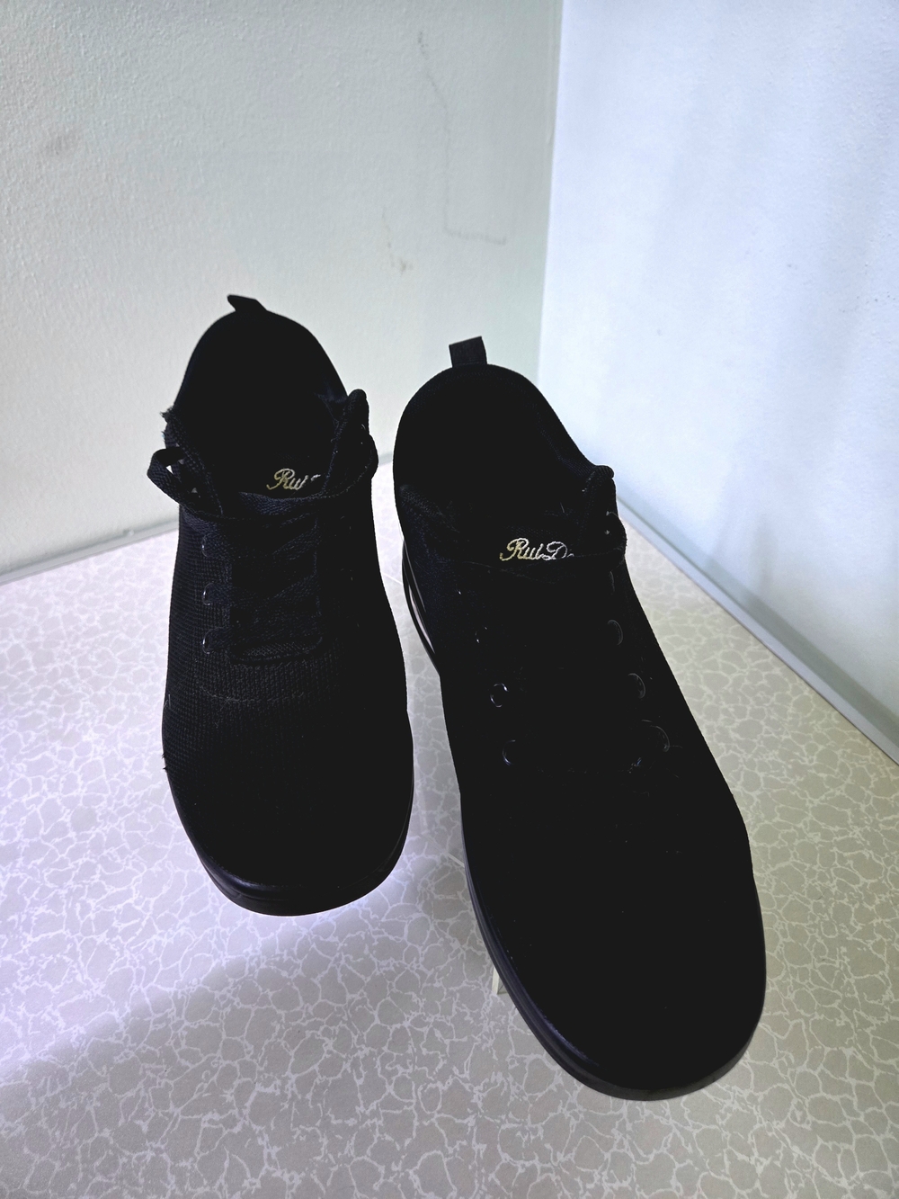 Skechers Air-Cooled Relaxed Fit Black Sneakers Women 9.5